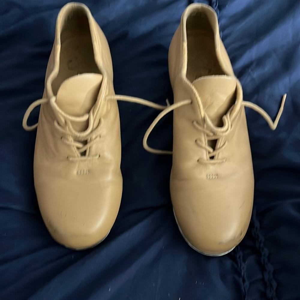 Capeizo tap shoes woman size 7 worn for one season